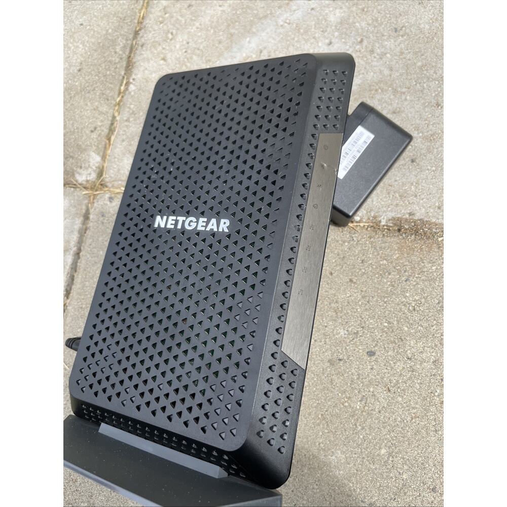 NETGEAR Nighthawk CM1200-100NAS DOCSIS 3.1 Cable Modem - Picture 3 of 10